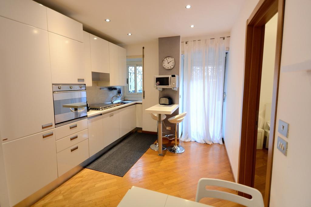 We Love It - Bestbnb Garbatella Rome Bagian luar foto
